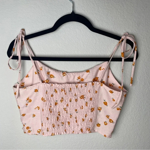FOREVER 21 Floral Crop Top - Pink‎ - Picture 6 of 7